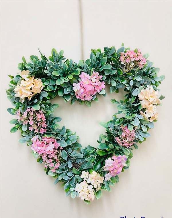 Medium hydrangea heart wreath