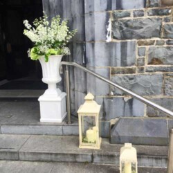Entrance Urns & Lanterns